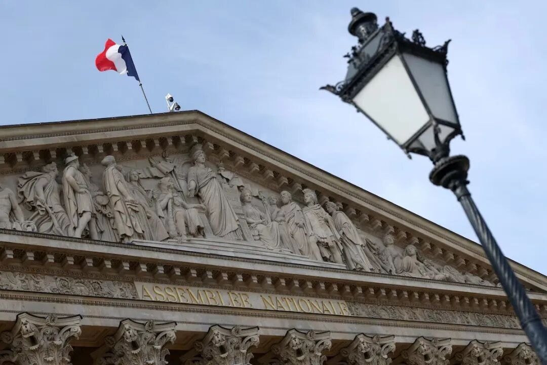 欧元EURUSD迎关键考验!德国、法国双双传坏消息,欧洲央行加息预期升至90%